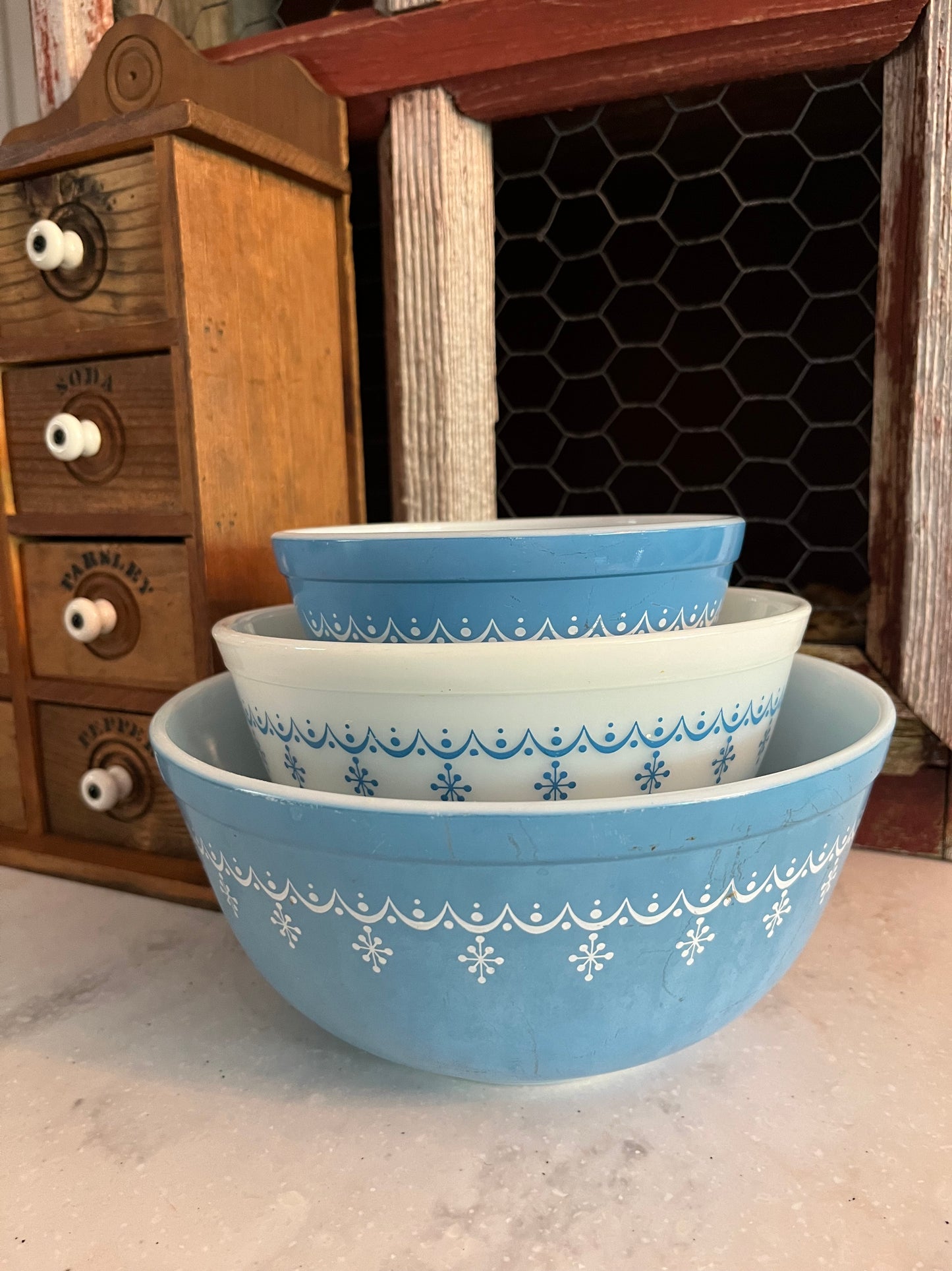 Vintage Pyrex Blue Garland Snowflake Mixing Bowls, Set of 3