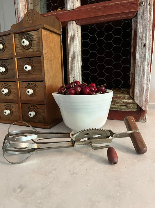 Red Chippy Vintage Collectible Beater Mixer